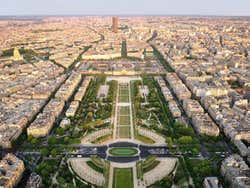 Vistas panorámicas del Campo de Marte desde la Torre Eiffel