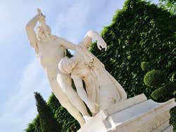 Detalle de escultura en los Jardines de Versalles